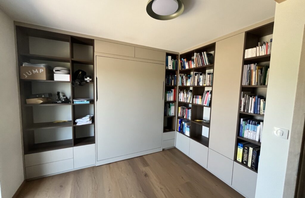 Bibliothèque et dressing sur mesure avec lit rabattable intégré à Neuf-Brisach